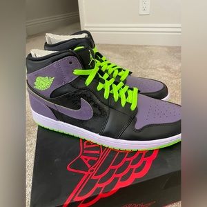 Air Jordan 1 Retro “Joker “ 2013